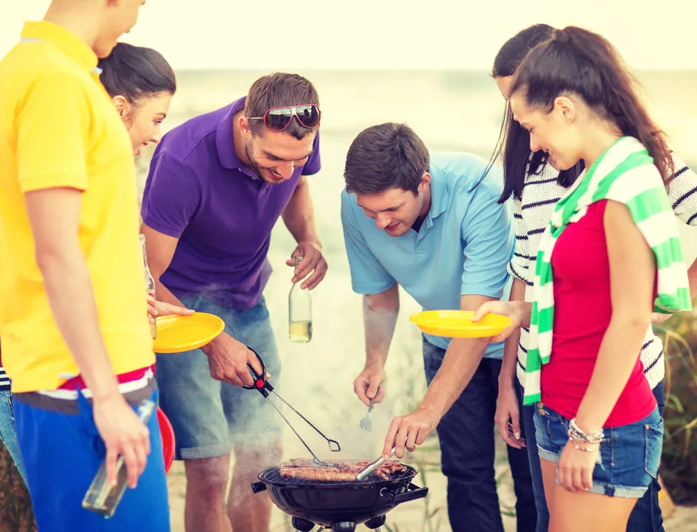 6520831-grill.jpg