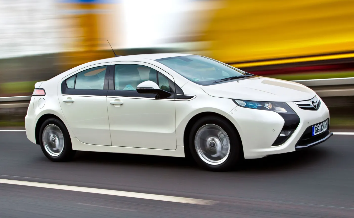 opel-12622335.jpg