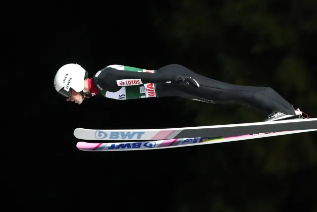 PŚ w skokach: Kobayashi wygrał w Klingenthal. Żyła lepszy od Stocha