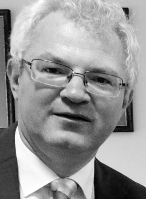 Dr hab. Marek Dobrowolski