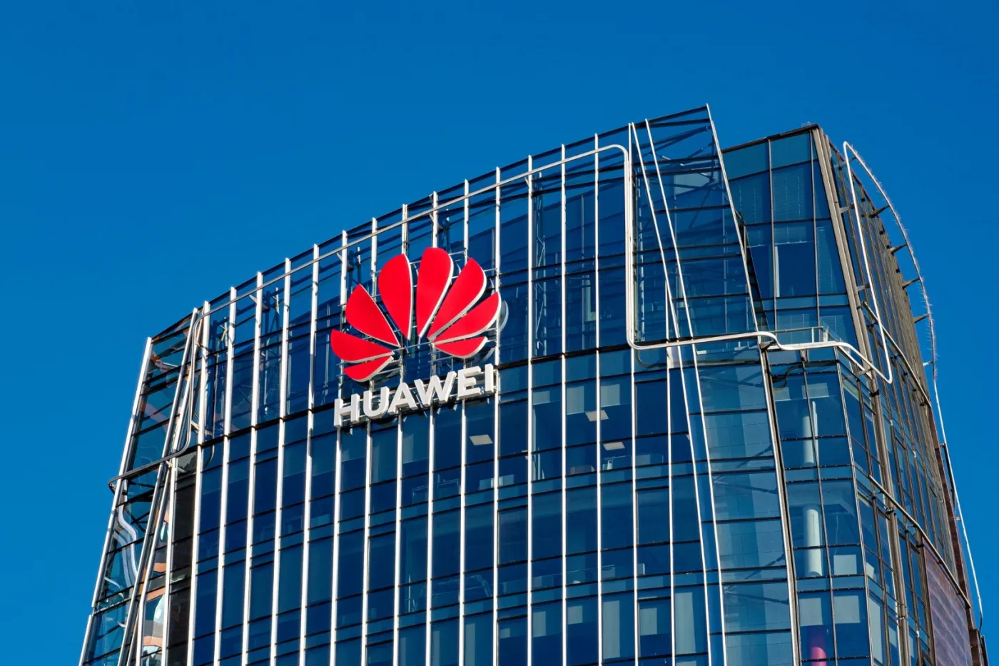 Nie ma, ale jest. Wyrugowanie Huawei z budowy polskiej sieci 5G byłoby karkołomne