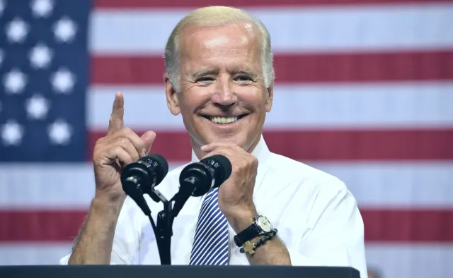 Ważą się losy amerykańskiej prezydentury. Biden prowadzi w kluczowych stanach