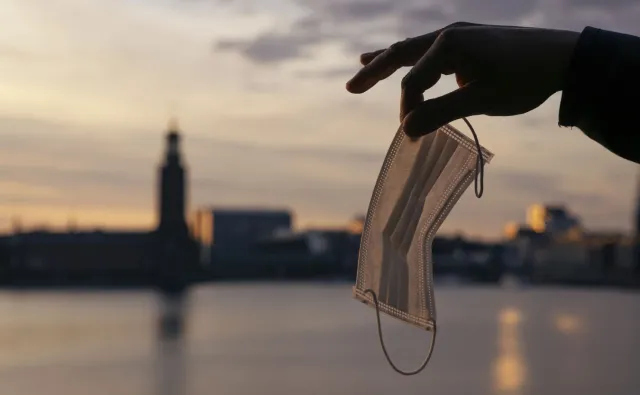 Szwecja otwiera granice i rezygnuje z testów oraz certyfikatów covidowych dla podróżnych z UE