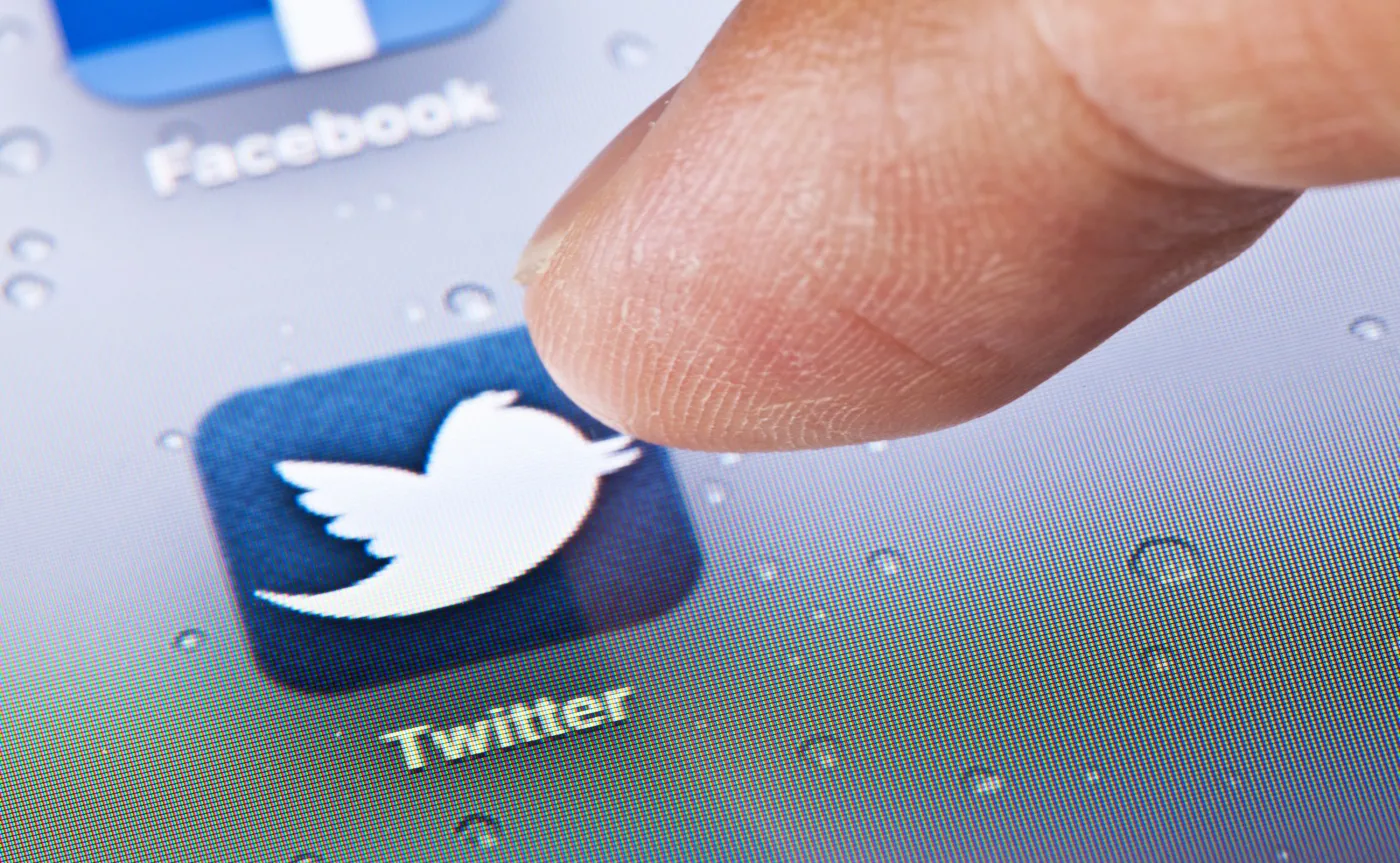 Twitter. Tu się popisuje, flirtuje, rywalizuje, wyśmiewa i poniża, ale również rozmawia [WYWIAD]