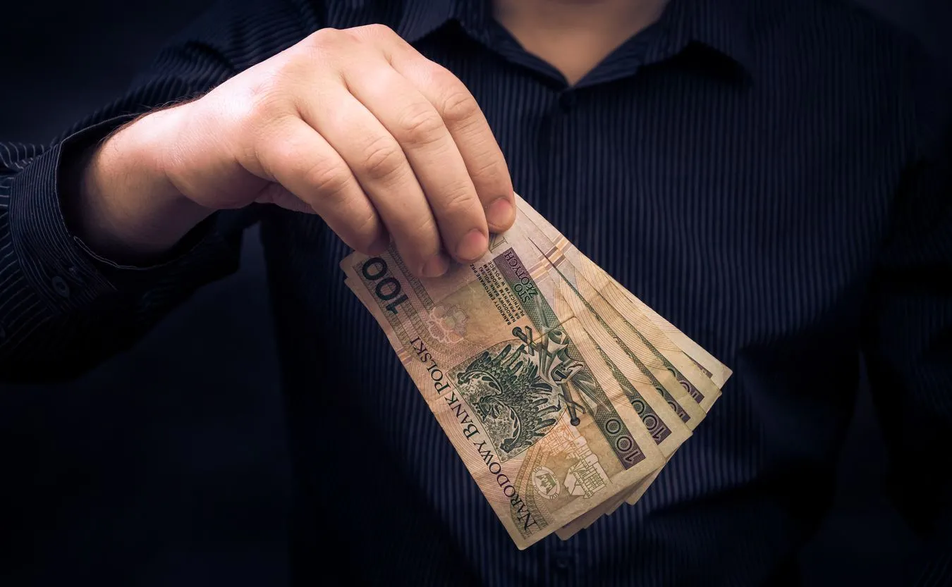 Polacy nadpłacają kredyty. Zaczęli jeszcze przed wakacjami kredytowymi