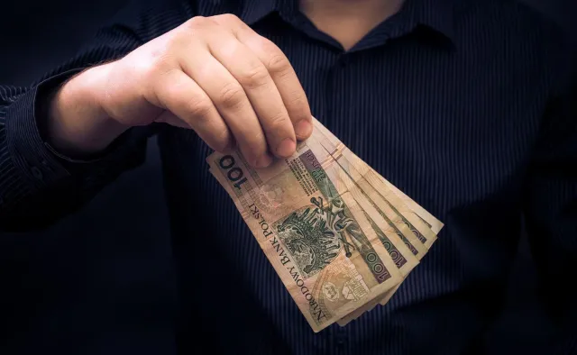 Polacy nadpłacają kredyty. Zaczęli jeszcze przed wakacjami kredytowymi