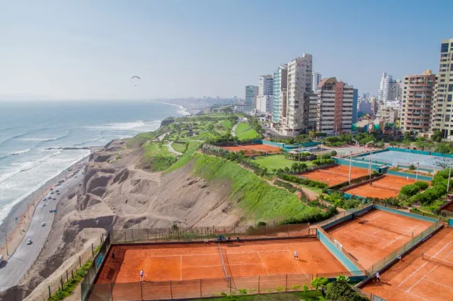 Parlament Peru przegłosował usunięcie Vizcarry  z urzędu prezydenta