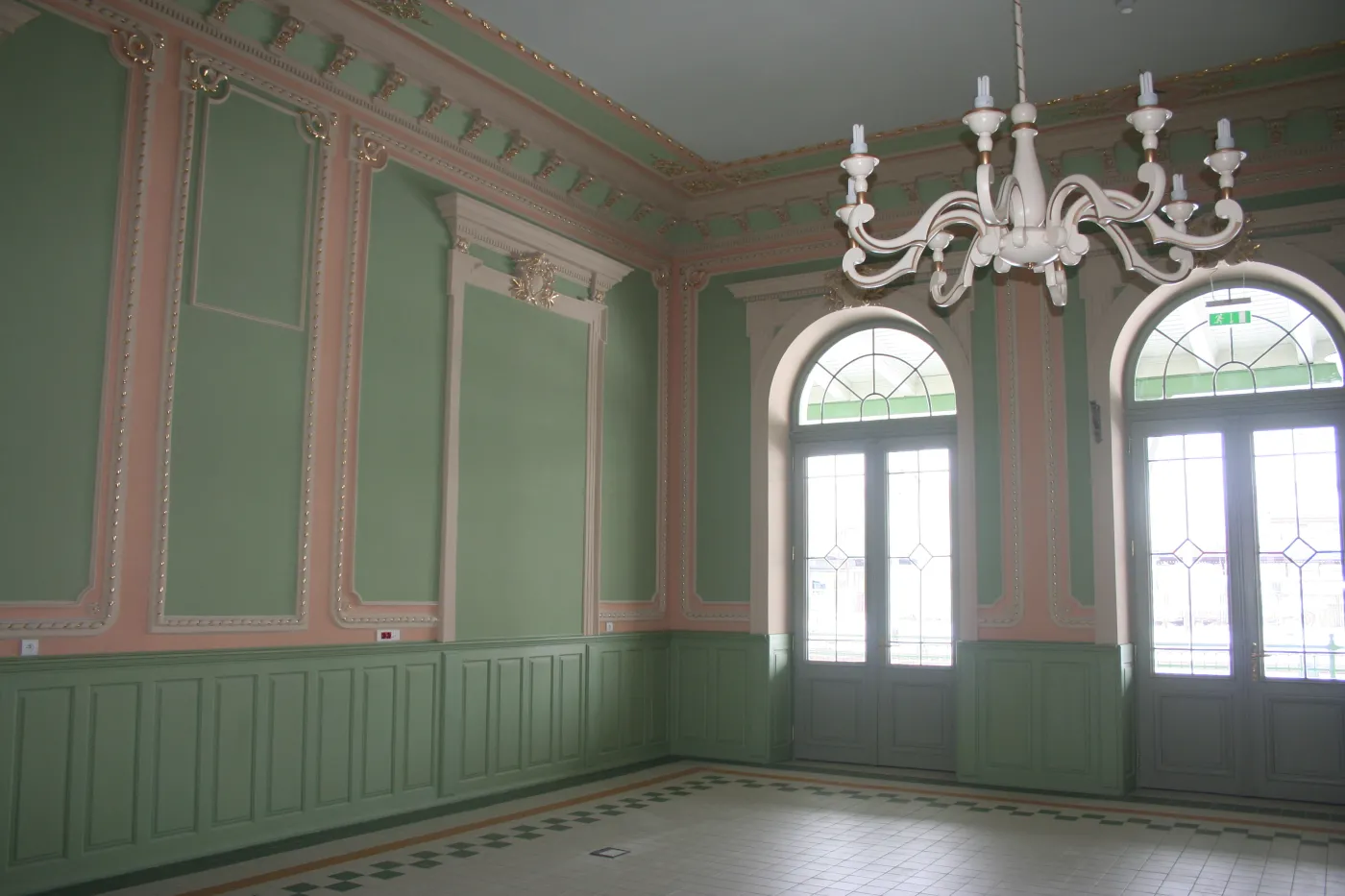 Wyremontowany dworzec kolejowy w Przemyślu otrzymał wyróżnienie w konkursie Zabytek Zadbany 2012 (2)