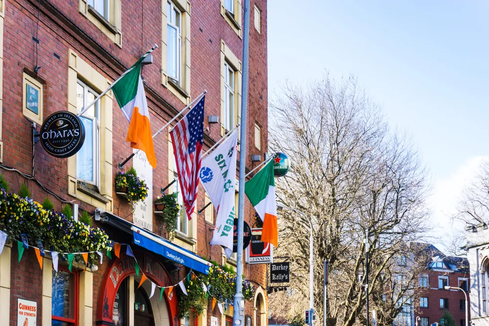 Do wnętrz irlandzkich pubów i restauracji wstęp tylko z certyfikatami