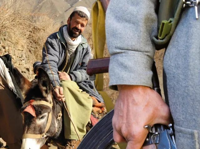 Kandahar: setki byłych żołnierzy afgańskiej armii protestowały przeciwko wysiedlaniu ich z domów