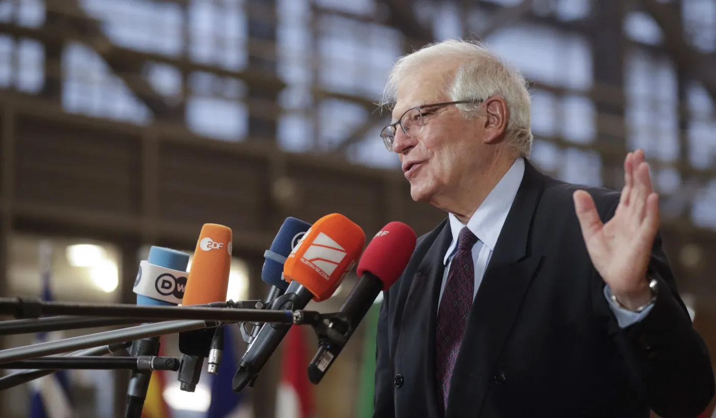 Unijni szefowie MSZ są zgodni: należy przestrzegać Rosję przed inwazją na Ukrainę