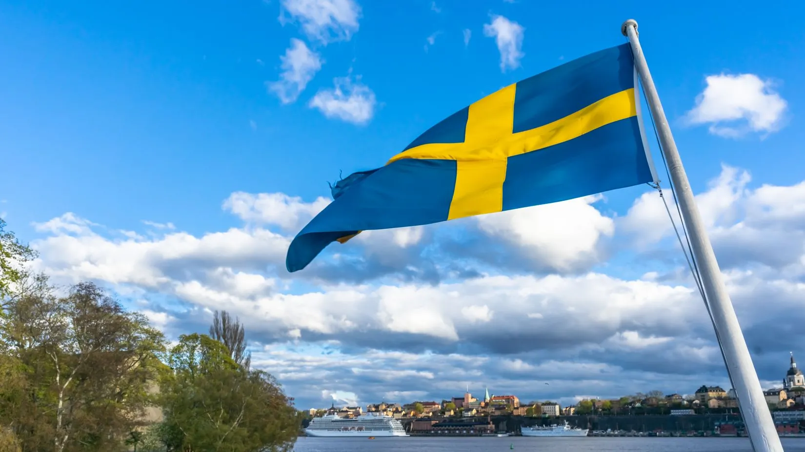 Secret pub meetings and gifts. Sweden thwarted a dangerous Russian intelligence operation