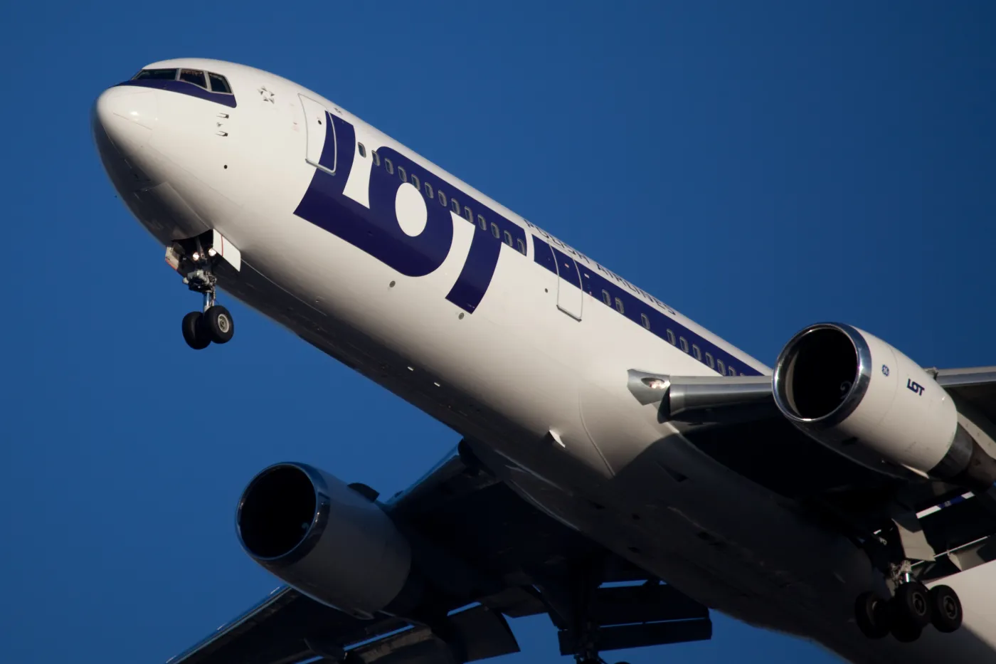 Wróciły regularne rejsy LOT z Warszawy do Nowego Jorku i Chicago