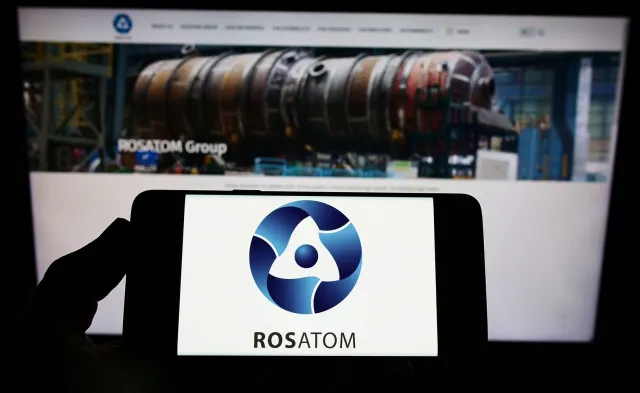 Rosyjski Rosatom przesyła zyski z wydobycia uranu przez Holandię