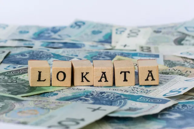 Koniec zarobku z lokat, to efekt powrotu wysokiej inflacji. Ile powinno wynosić oprocentowanie by lokata dała zysk