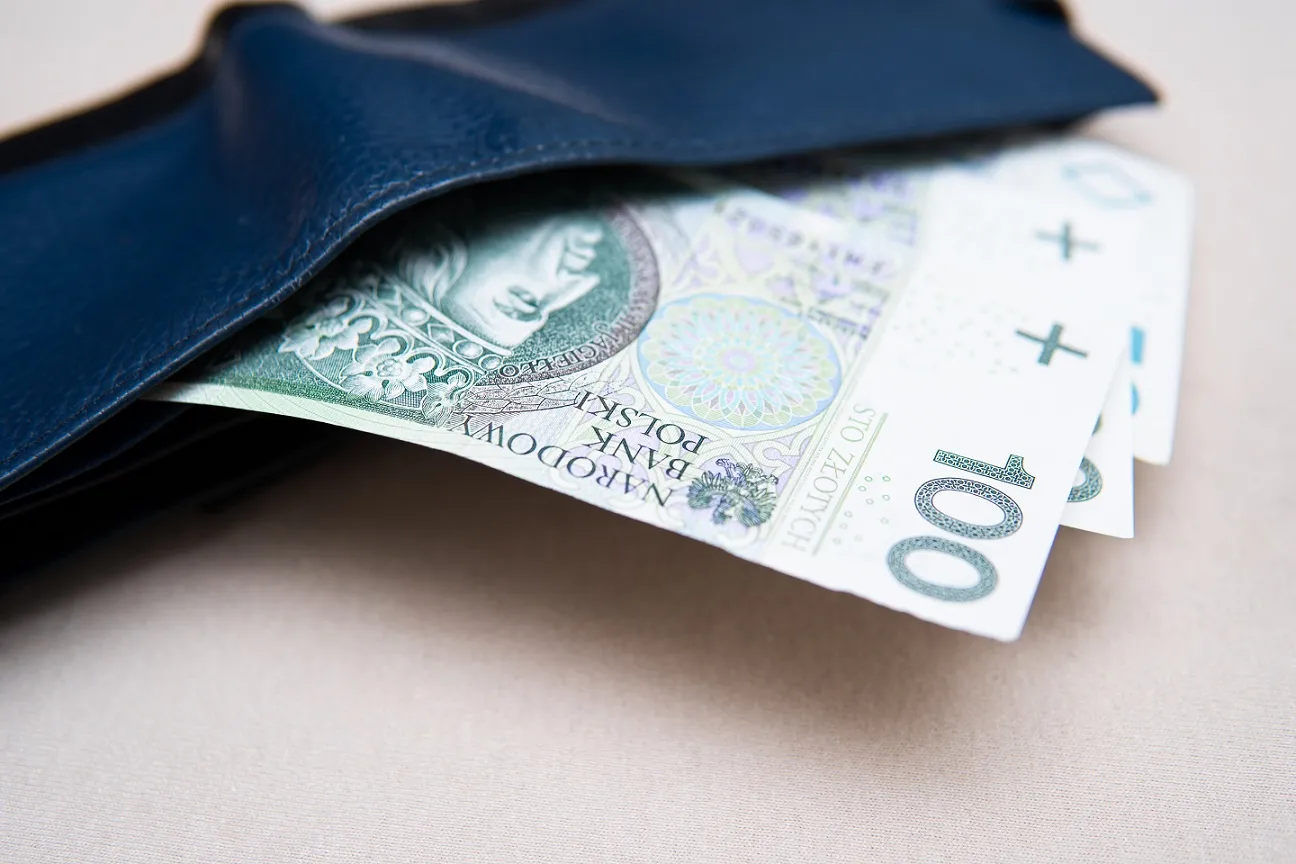 Urzędnicy chcą podwyżek dzięki pensji minimalnej. I specjalnych mnożników. Ruch po stronie rządu