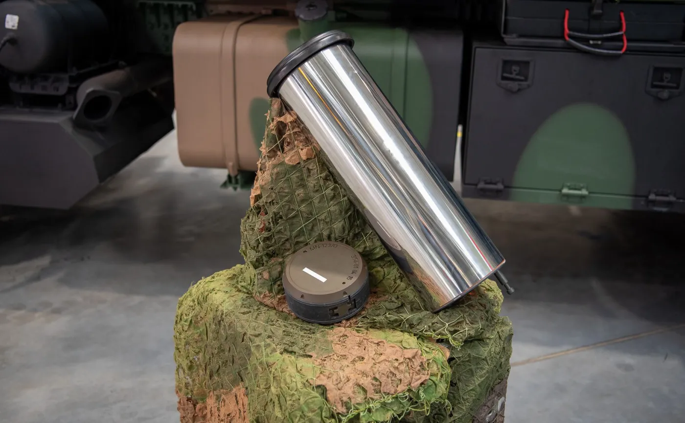 Kaseta minowa zawiera pakiet 5 min przeciwpancernych wraz z ładunkami miotającymi oraz instalacją elektryczną umożliwiającą programowanie czasu samolikwidacji poszczególnych min.