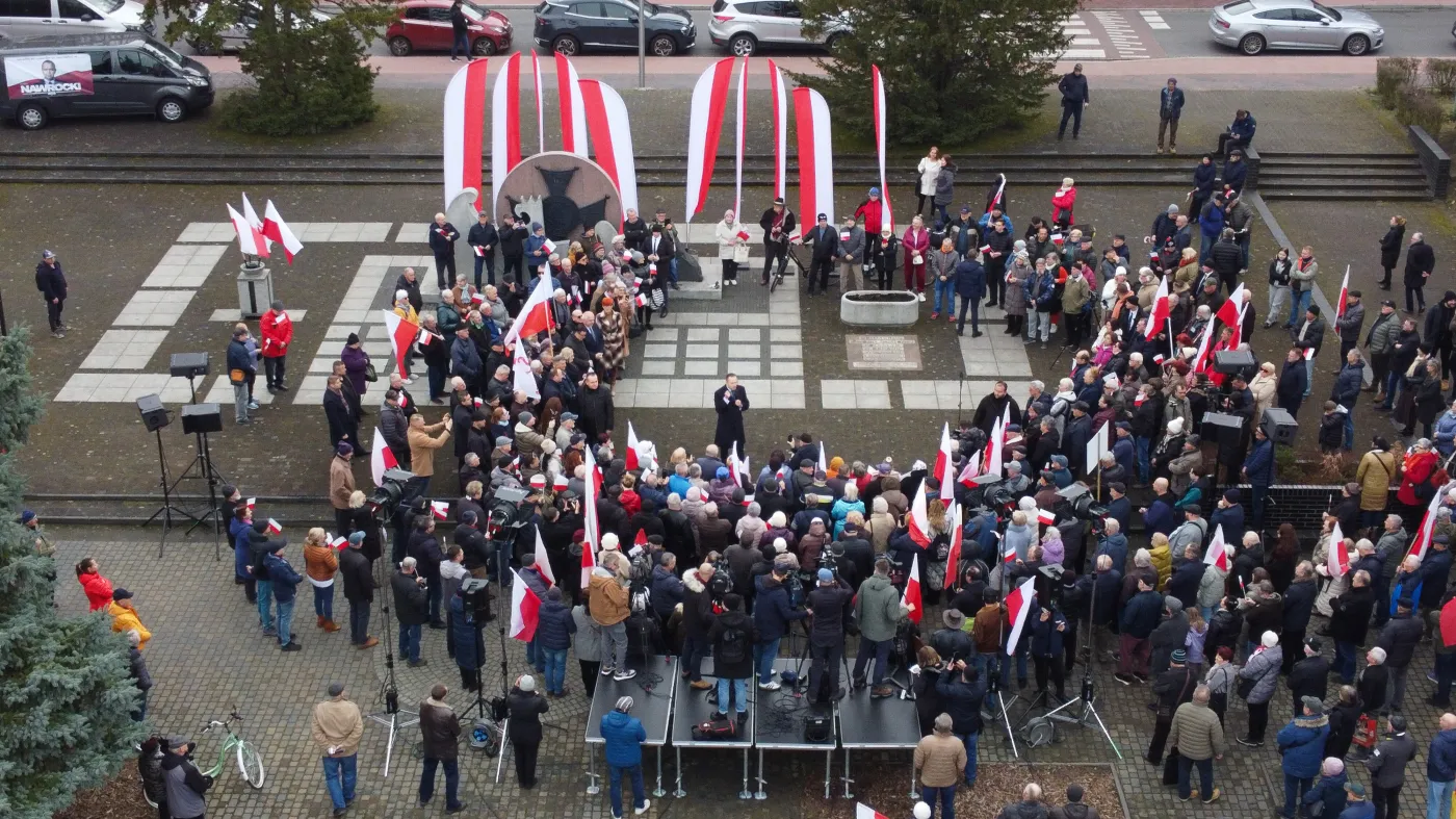 Fatalny sondaż dla Nawrockiego i Biejat
