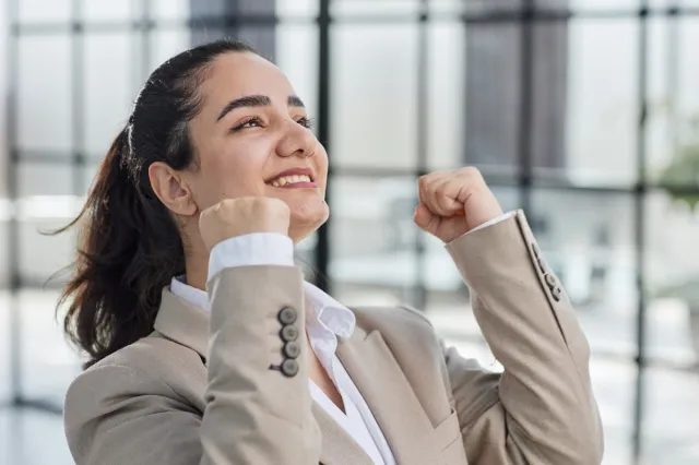 6510 złotych – to minimalne wynagrodzenie po podwyżkach. Do tego wyrównanie za trzy miesiące. Kto dostanie takie pieniądze?