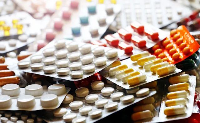 Bezpłatne leki dla dzieci i seniorów. Prezydent podpisał ustawę