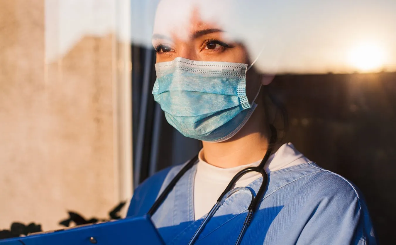 Chirurżka z prezeskami miażdży i wyrzyna komunę w Chrząszczyrzewoszycach [FELIETON]