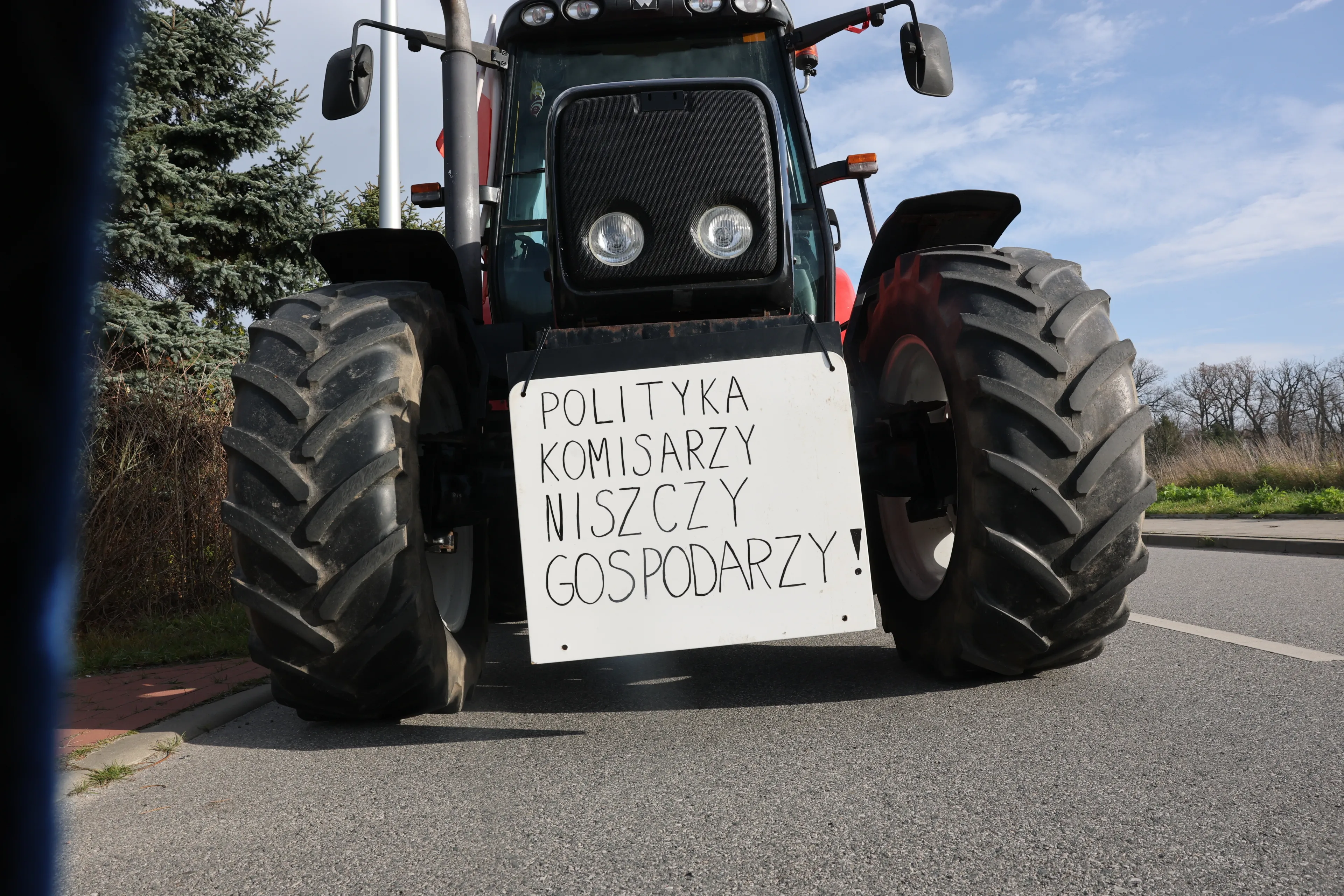 Umowa z Mercosur. Rolnicy wyszli na ulice. Protesty odbywają się w ok ...