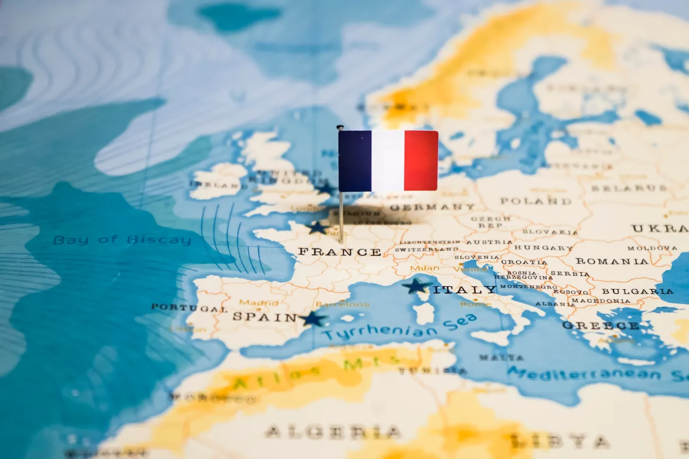 Francja potrzebuje 270 mld euro. Rekordową kwotę planuje pożyczyć na rynkach w 2023 roku