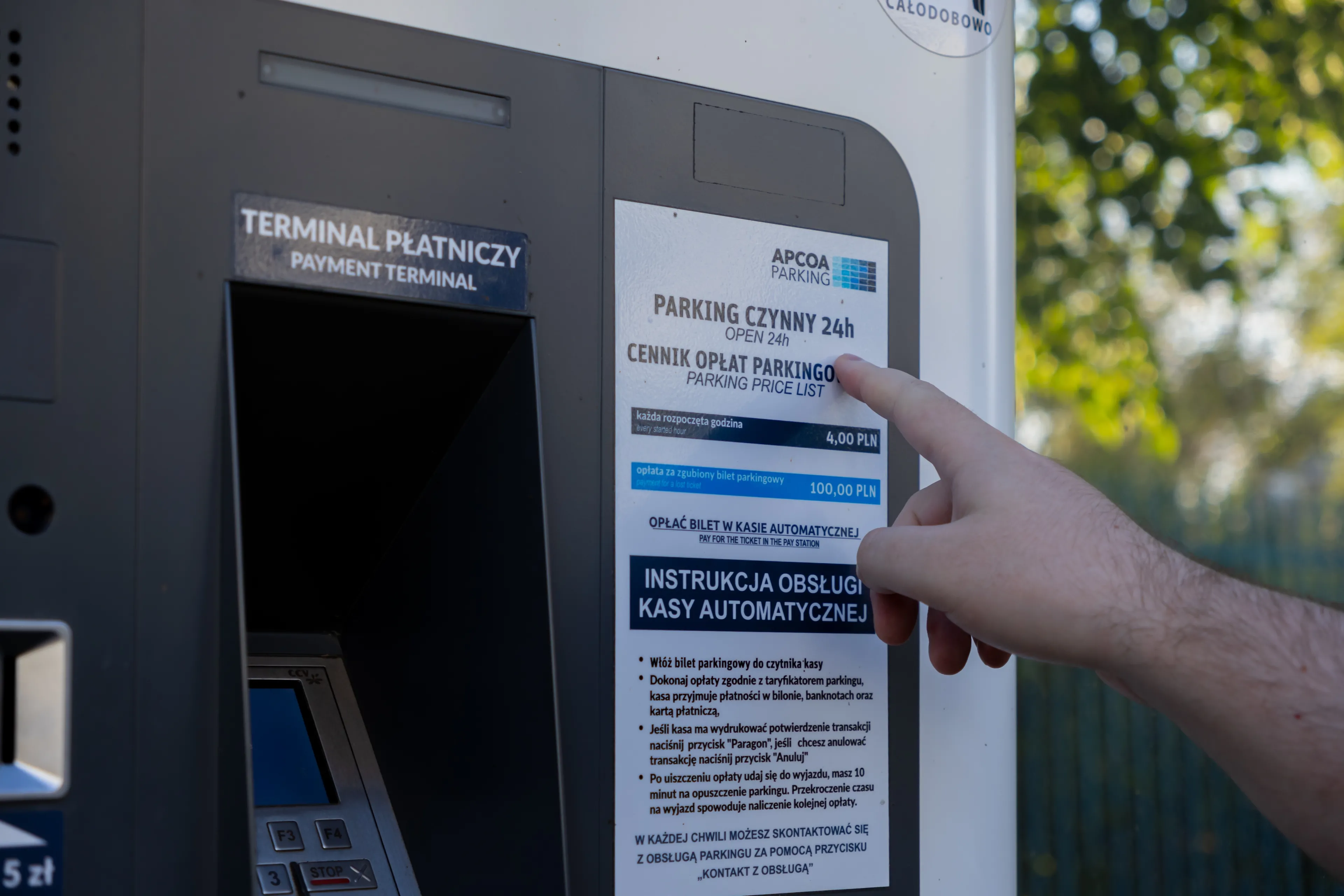 Mandaty za parkowanie przed marketami bez mocy prawnej. UOKiK nałożył na firmę gigantyczną karę