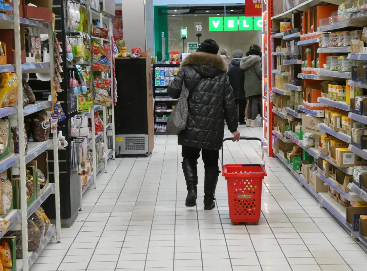 15.02.2026 to niedziela handlowa? Sklepy otwarte 15 lutego czy obowiązuje zakaz handlu. Czy dzisiaj jest niedziela handlowa?