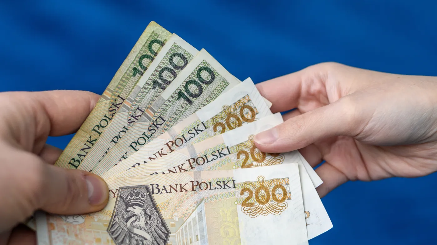 6750 zł. Wzrost minimalnego wynagrodzenia zasadniczego, z wyrównaniem od 1 stycznia 2026 r. Dla kogo?