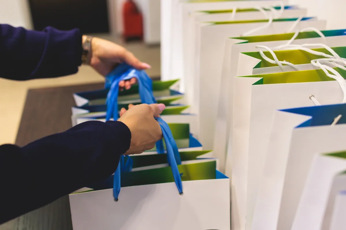 Zmiana modelu zarządzania merchem z projektowego na systemowy - odciążenie działów HR i marketingu