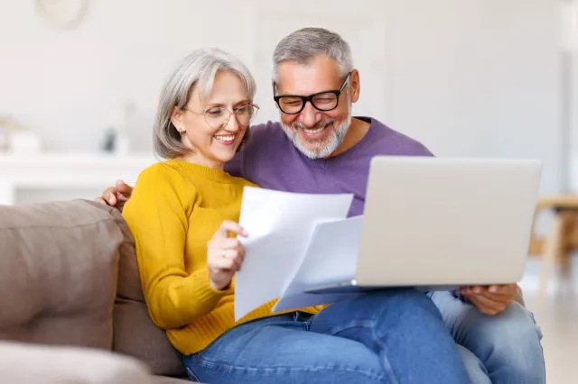 O te pieniądze mogą wnioskować osoby 65+. Lista dodatków i świadczeń