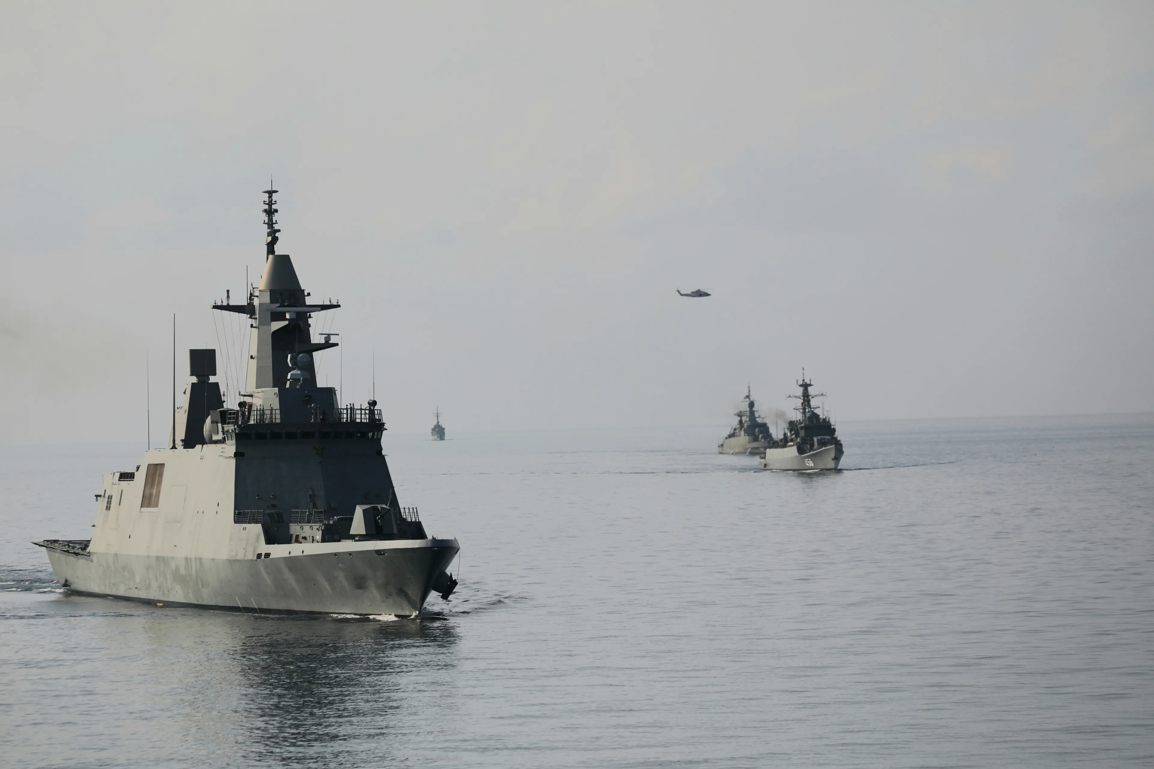 Otwarcie cieśniny Ormuz to nie wszystko. Całkowite usunięcie min zajmie miesiące