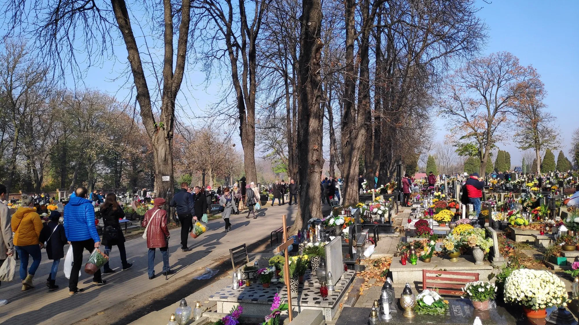 Czy pracownicy zyskają dodatkowy dzień wolny po Wszystkich Świętych? Do Sejmu trafiła w tej sprawie petycja. Sejmowa Komisja do Spraw Petycji podjęła już decyzję