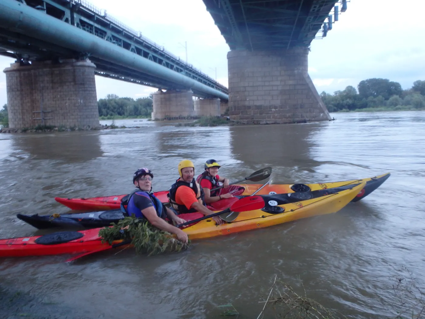 Kajakarze fundacji KIM na Wiśle