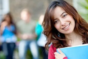 Raport: 35 proc. studiujących na politechnikach to kobiety