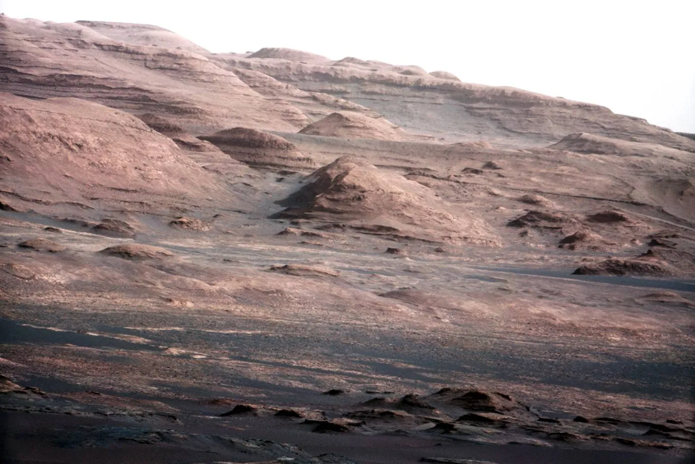 Łazik Curiosity znalazł koryto rzeki na Marsie