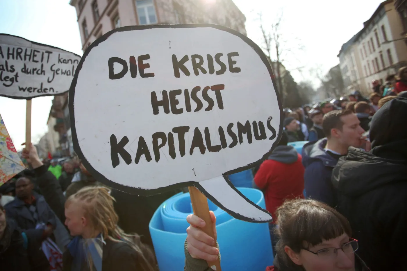 2118301-protesty-pod-siedziba-ebc-we-frankfurcie.jpg