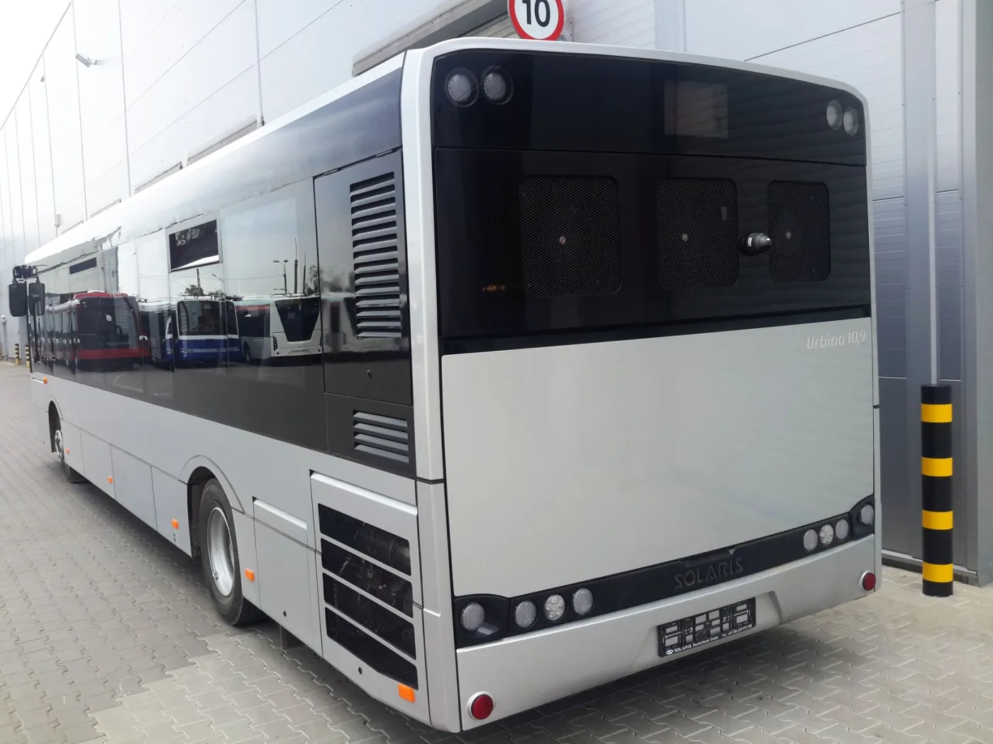 2237092-fabryka-autobusow-solaris-w-bolechowie.jpg