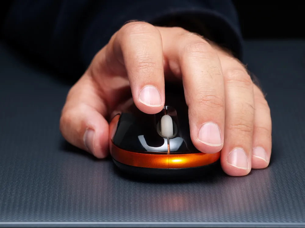 Polacy coraz odważniej kupują jedzenie w sieci