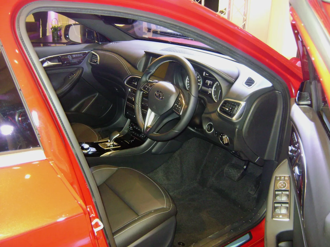 2394540-infiniti.jpg