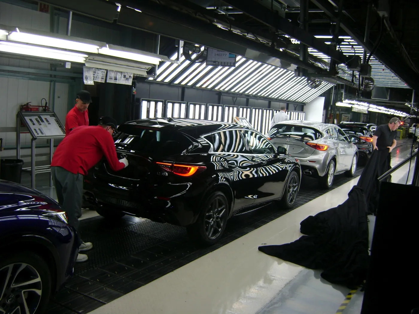 2394748-infiniti.jpg