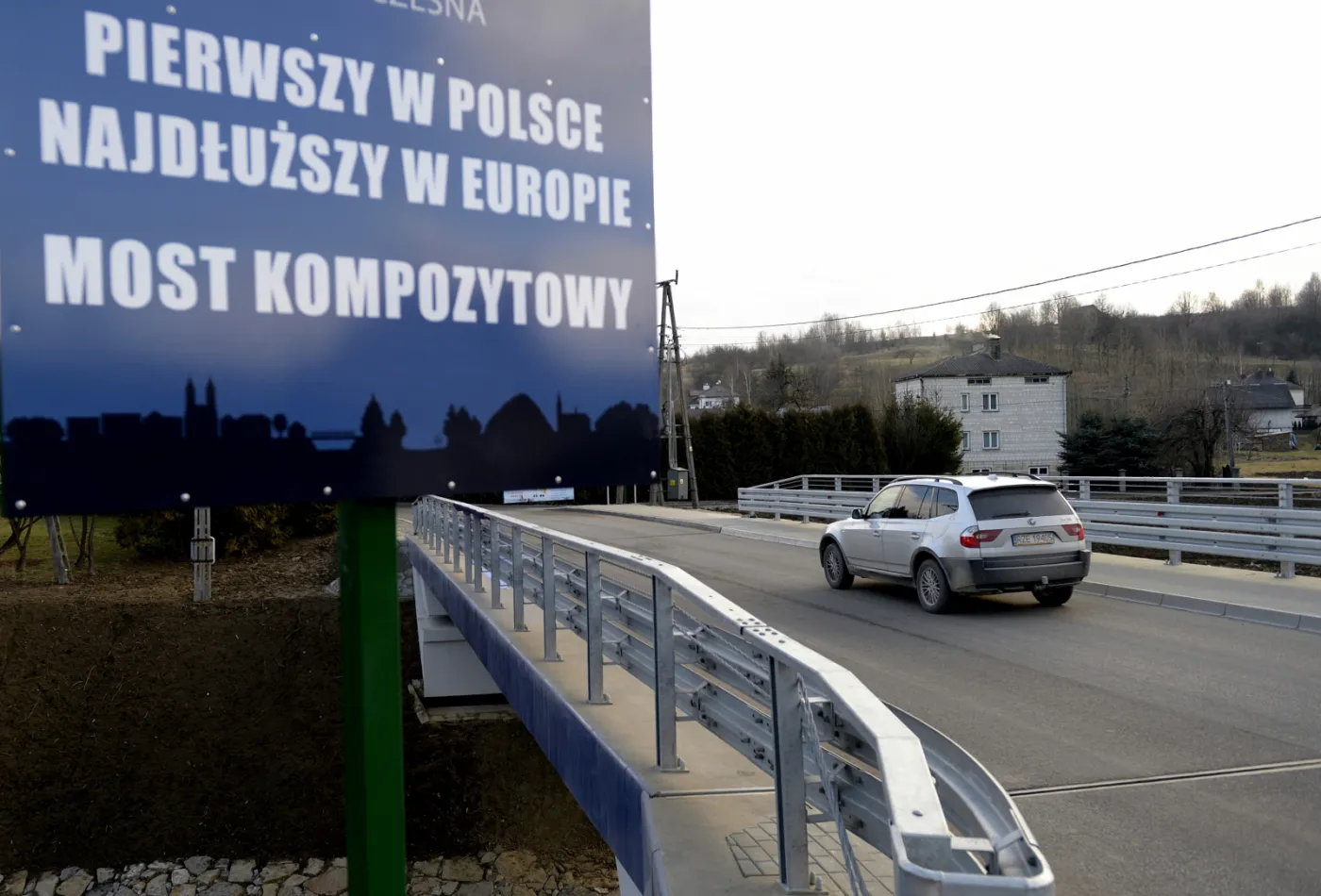 Pod Rzeszowem powstał most w technologii rodem z kosmosu [ZDJĘCIA]