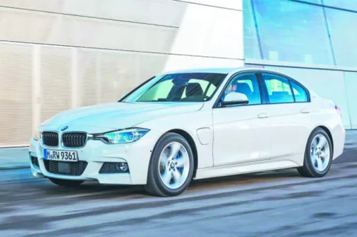 2546879-bmw-330e.jpg
