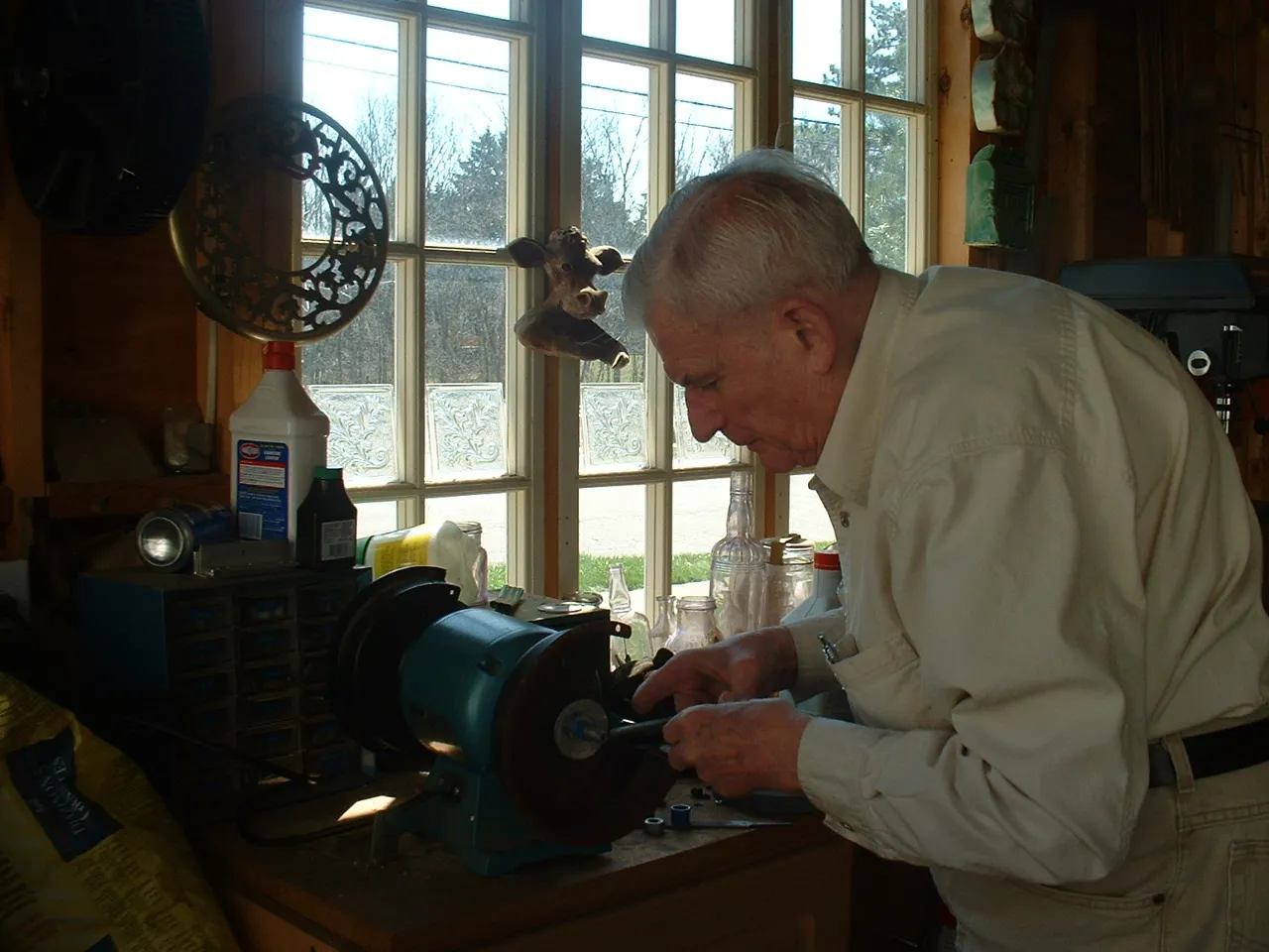 Starsi pracownicy mogą dać firmie przewagę konkurencyjną