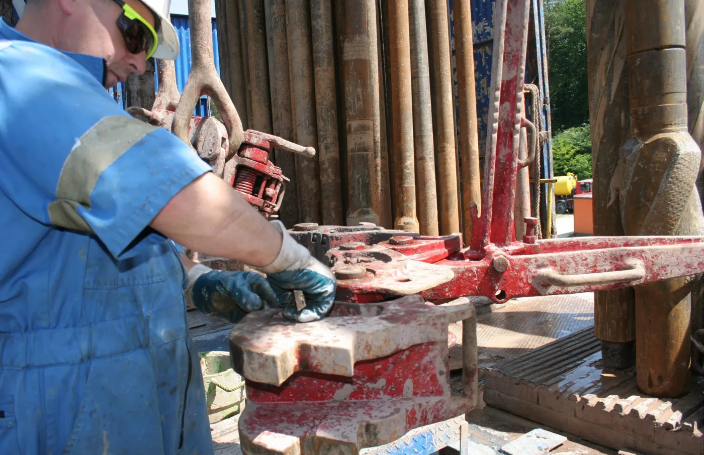 Ropa tanieje, bo OPEC zwleka z decyzją