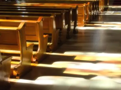 Słaby Kościół nie zatrzyma skrajnej prawicy. Wcale go ona nie potrzebuje