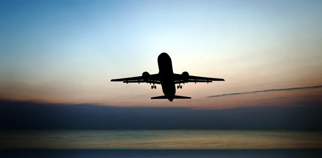 Warski: Nieustający kłopot z narodowymi liniami