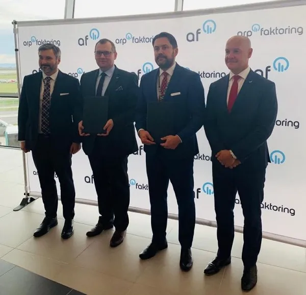 4348933-faktoring.jpg
