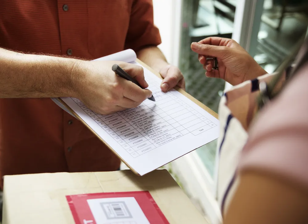 Dostawczy trans. Wielu młodych kurierów odchodzi już po kilku miesiącach